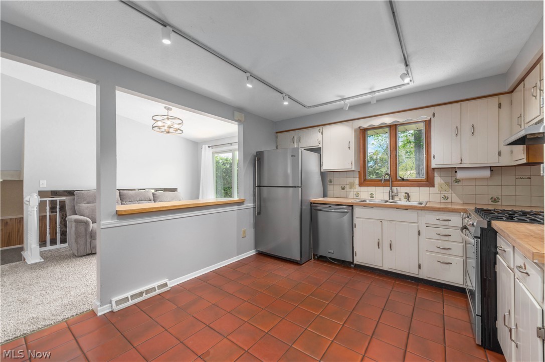 Wil-lou Acres - Residential