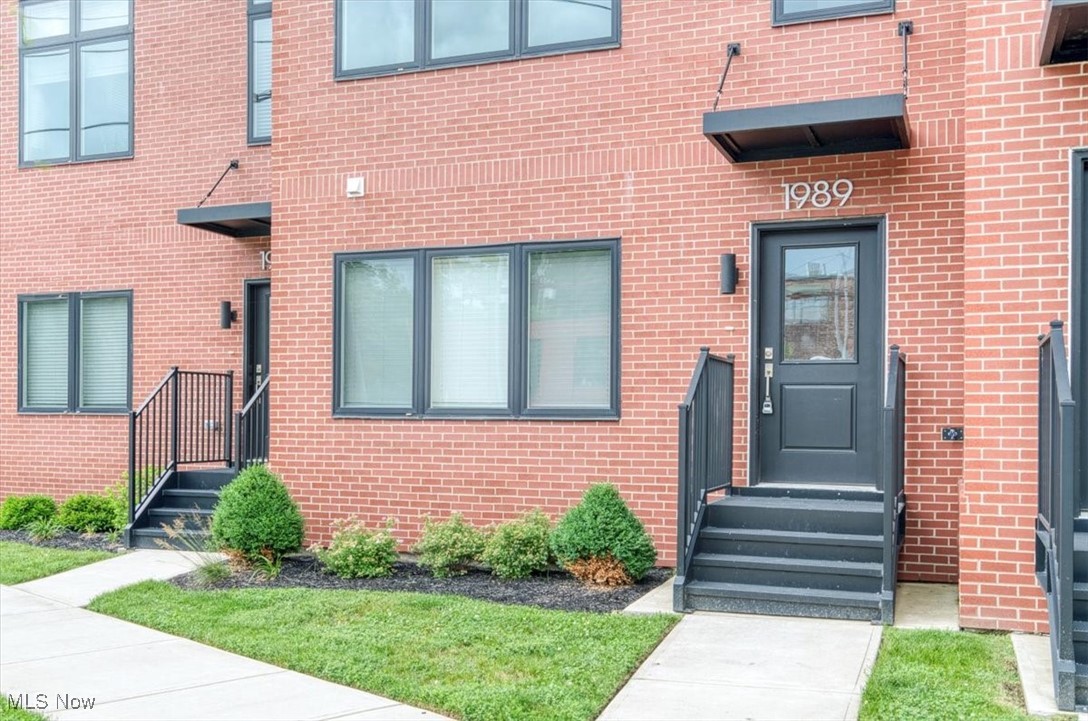 1989 W 47th Street