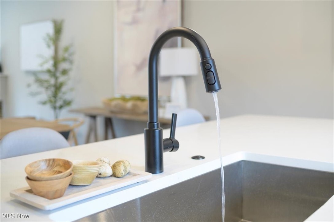 Cleveland, Ohio 44102, United States, 2 Bedrooms Bedrooms, ,4 BathroomsBathrooms,Residential,Active,157741