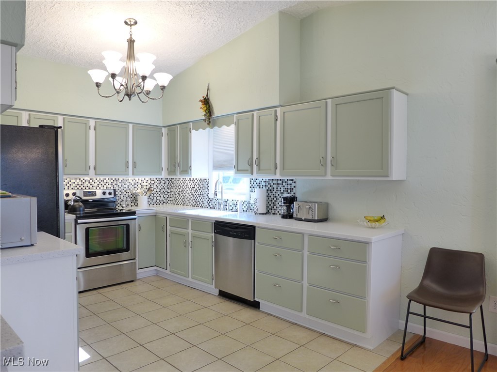 1600 Redbud Place
