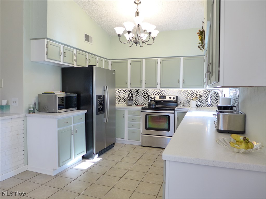 1600 Redbud Place
