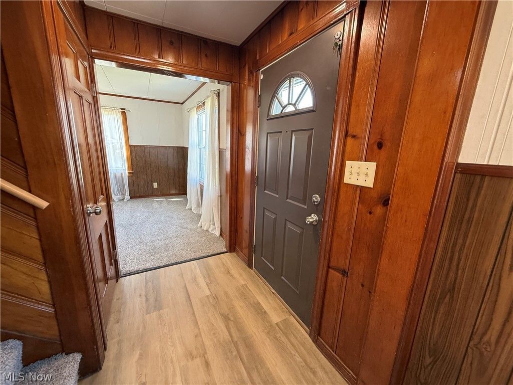 Photo of 38462 S Beachview Road, Willoughby, OH 44094 (MLS # 5196828)