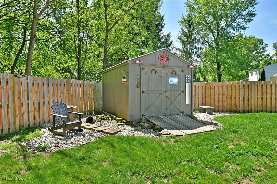 1317 Cedarwood Drive, Mineral Ridge, Ohio image 5
