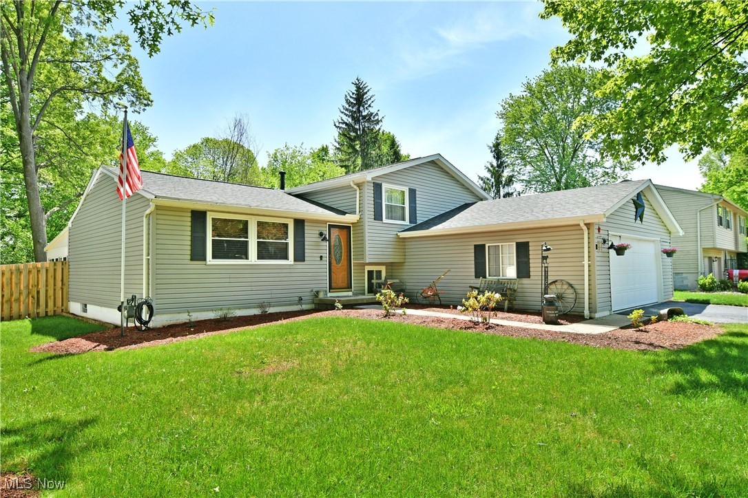 1317 Cedarwood Drive, Mineral Ridge, Ohio image 2