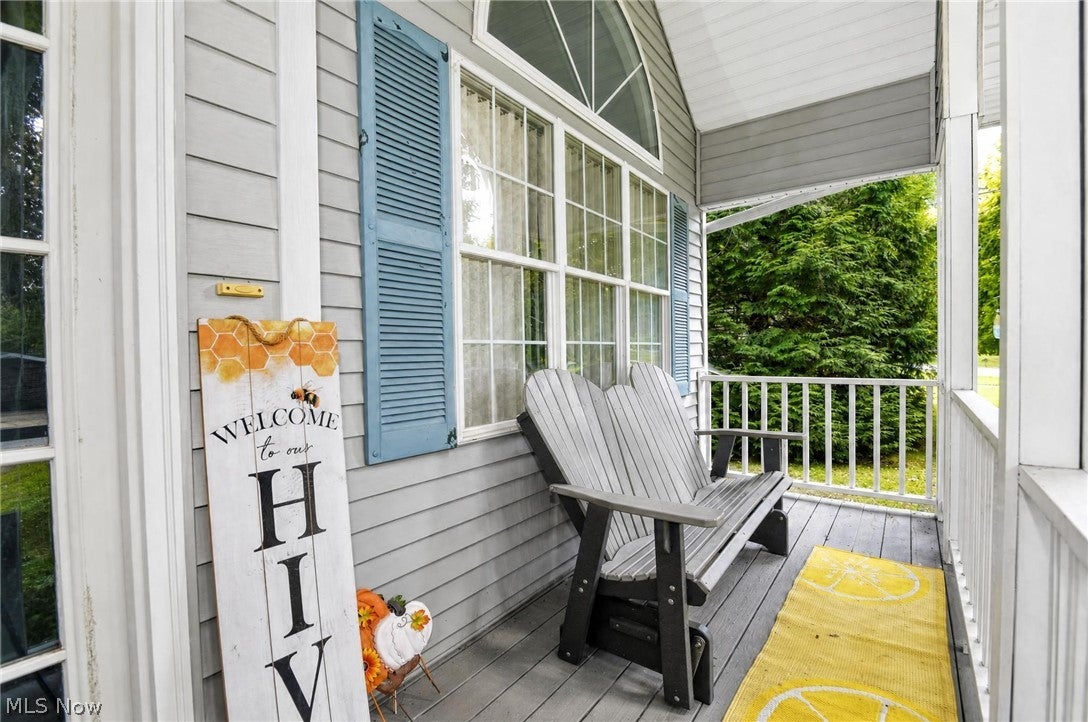 1355 Lake Vue