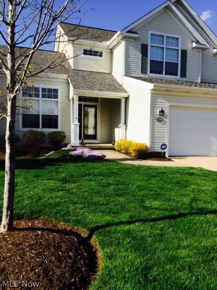 Located in the popular Macintosh Farm Development,this free standing colonial offers tranquil lake/pond view.All new flooring,freshly painted through out.Luxury master suite w/Jacuzzi.Jack&Jill bath connecting other two bedrooms.Family room w/fireplace.Security system.Newer appliances.Development offers 3 swimming pools,tennis courts,walking trail,playground,&clubhouse.Immediate possesion.Low maintenence fee of $130.00 per month,covering both association&recreation fee.Call now!!