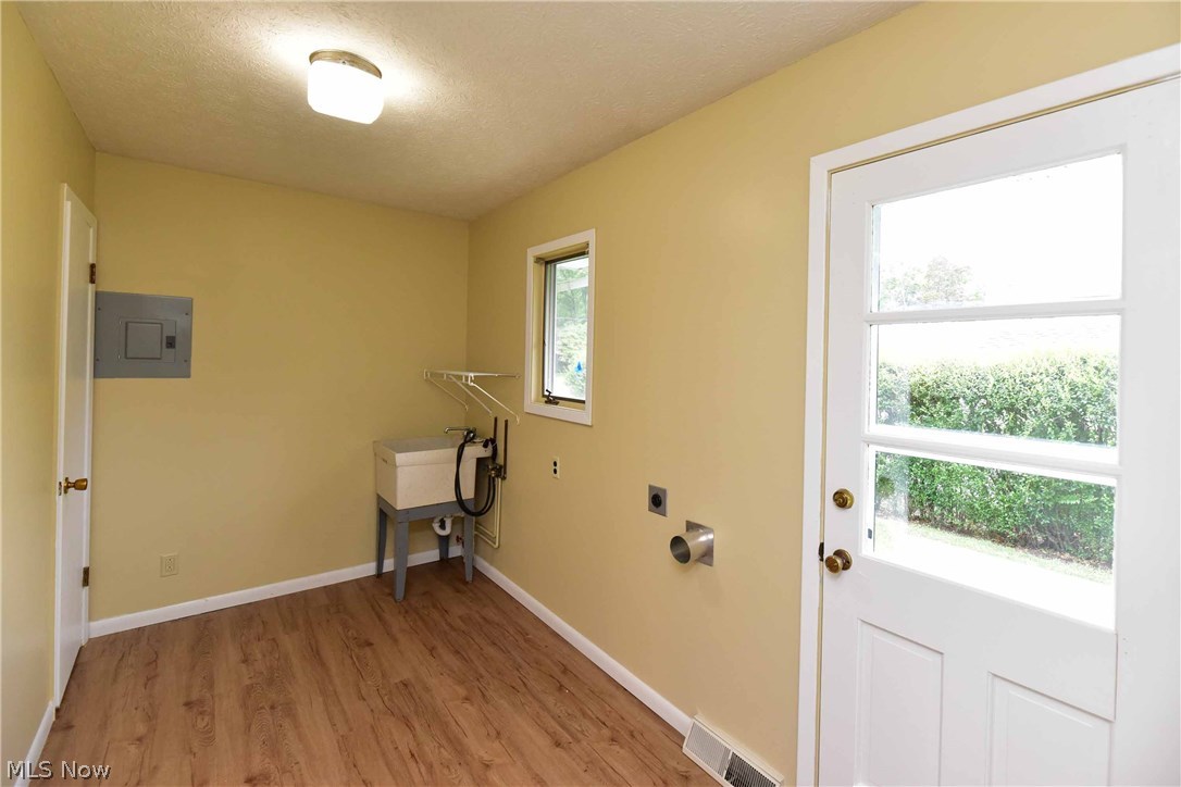Melvin F Freelands Westhill E - Residential