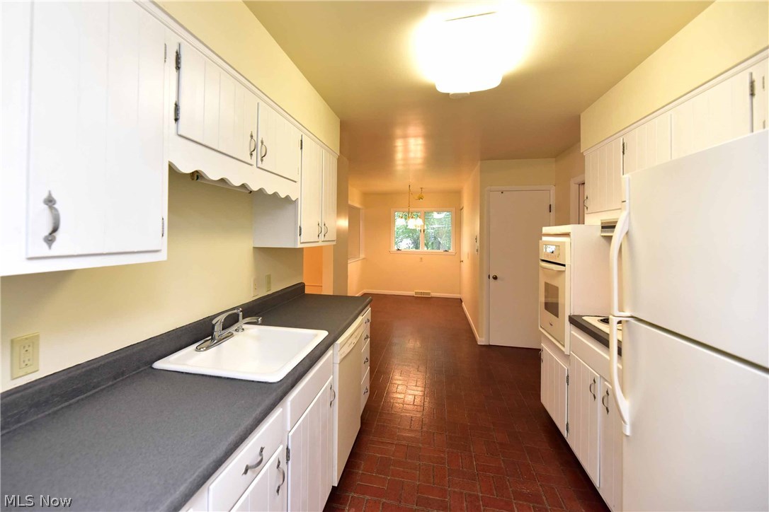 Melvin F Freelands Westhill E - Residential