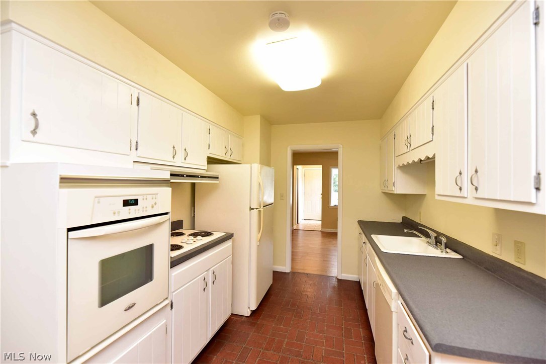 Melvin F Freelands Westhill E - Residential