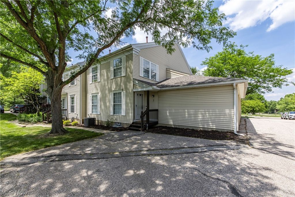 Photo of 2796 Mull Avenue #E, Copley, OH 44321 (MLS # 5194674)