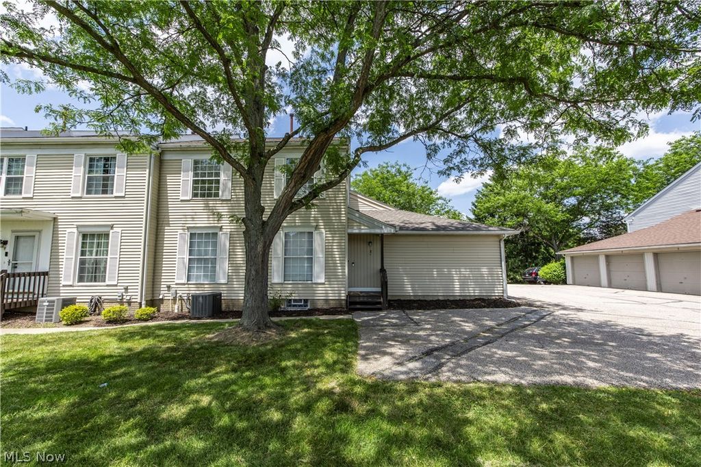Photo of 2796 Mull Avenue #E, Copley, OH 44321 (MLS # 5194674)