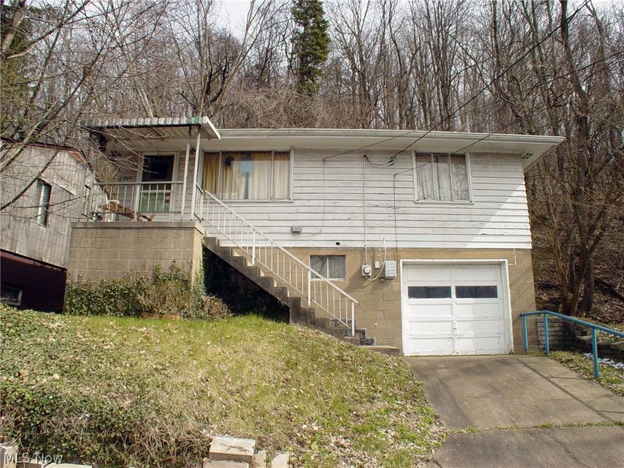 This 2 bedroom, 1 bath home needs TLC, but is priced to sell! Call today for your private showing!