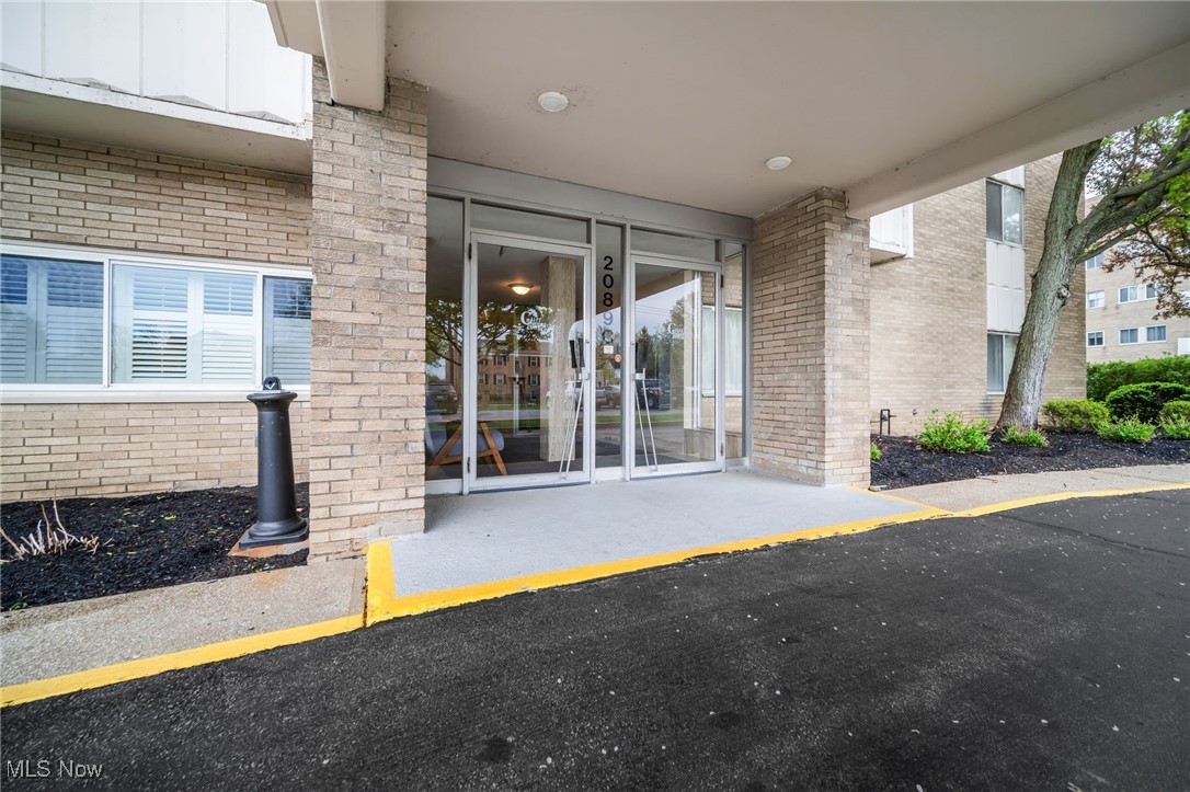 2089 Wooster Road #C37, Rocky River, Ohio image 3
