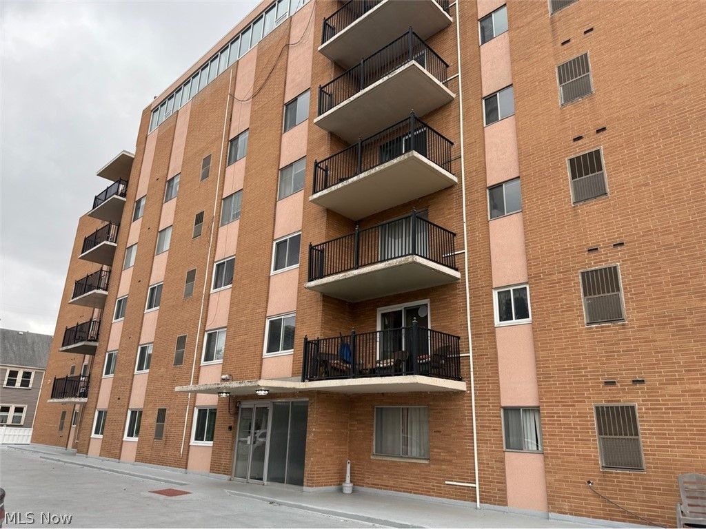 Photo of 12029 Clifton Boulevard #301, Lakewood, OH 44107 (MLS # 5198678)