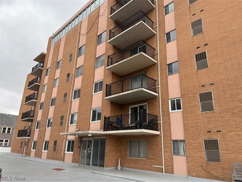 Condo For Sale - 12029 Clifton Boulevard #301<br/> Cuyahoga County, Lakewood, OH 44107
