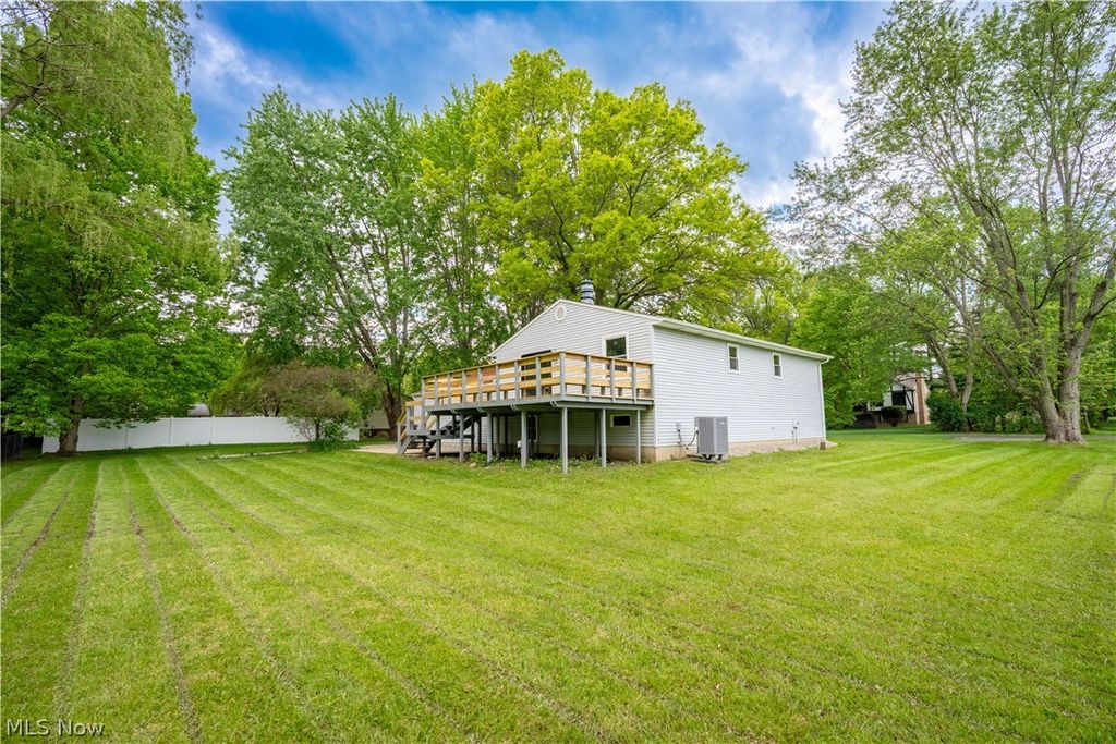 Photo of 6518 Lorraine Avenue NW, Massillon, OH 44646 (MLS # 5210138)