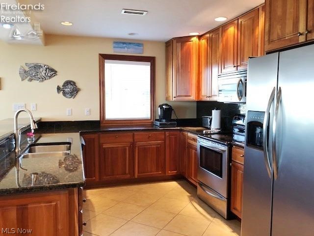 Harbors End Condo - Residential