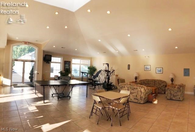 Harbors End Condo - Residential