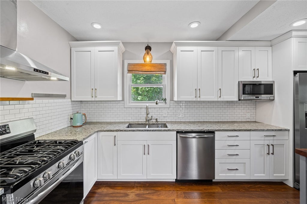 Photo of 3363 E Scarborough Road, Cleveland Heights, OH 44118 (MLS # 5222382)