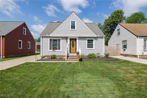 Homes For Sale - 4576 Bentwood Drive<br/> Cleveland, OH 44144