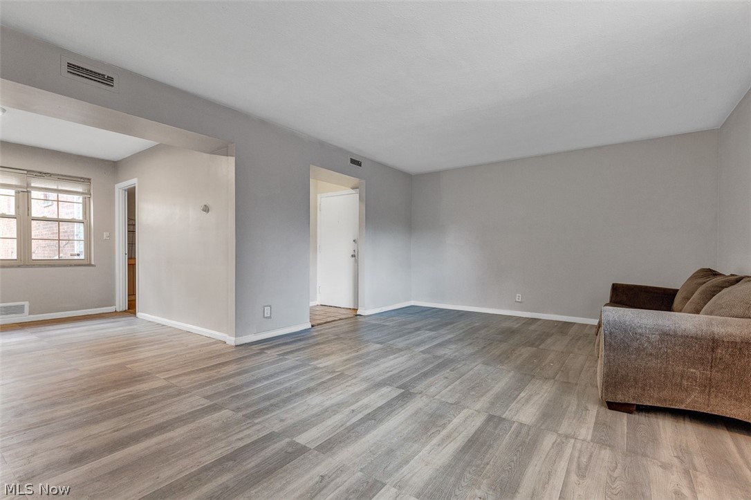 Georgian Condo 105w W - Residential