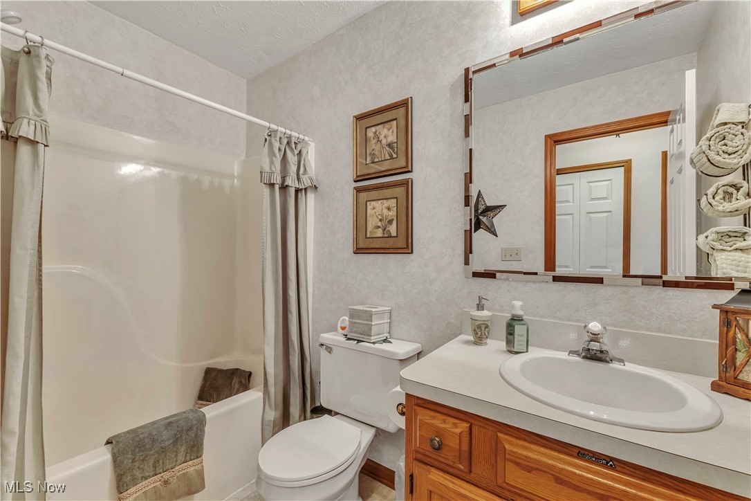 Avon Woods Condo - Residential