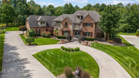 Photo of 1555 Fox Den Court, Canfield, OH 44406 (MLS # 5240118)