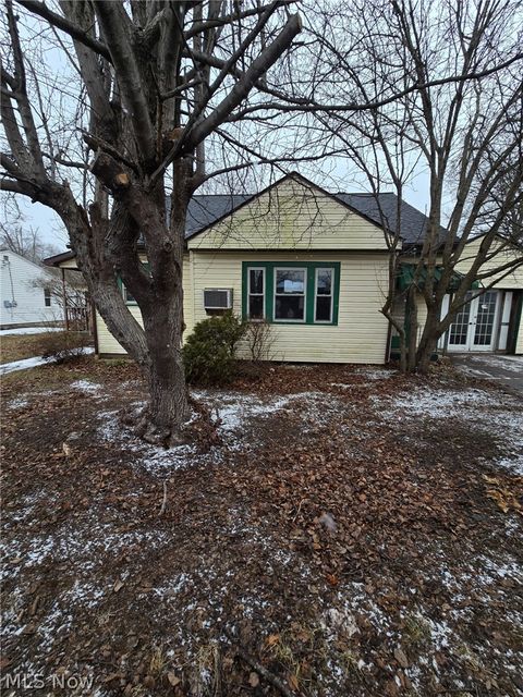 Tiny photo for 315 Franklin Street St, Parkersburg, WV 26101 (MLS # 5187903)