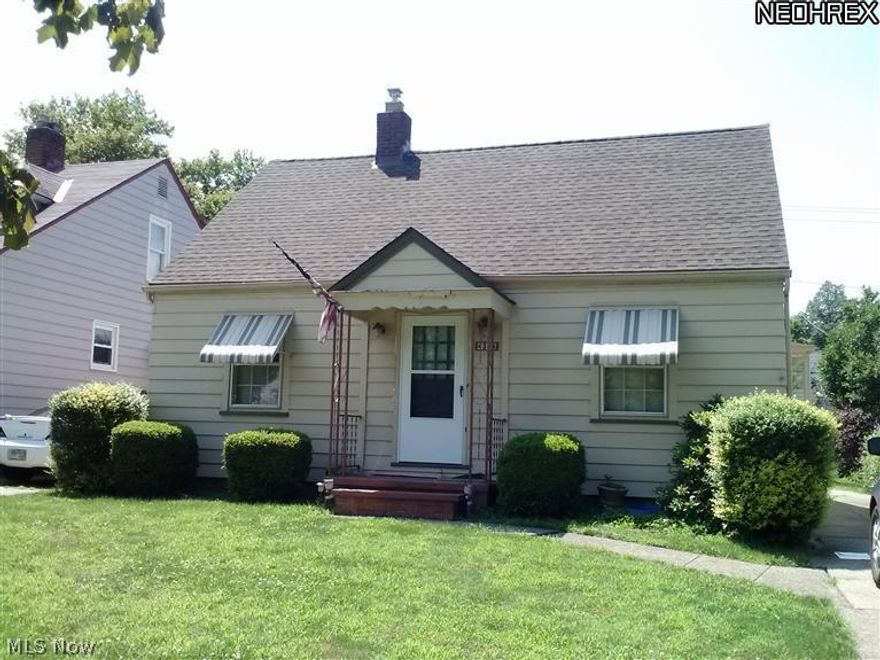 Great starter home for single or couple starting out in very nice area near all conveniences.  Roof under two years old, newer furnace, glass block windows.  Immediate possession. Call lister for special mortgage programs.   This is NOT as short sale or bank owned.