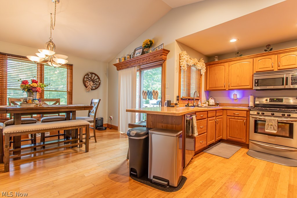 Oakwood Ave 02 - Residential