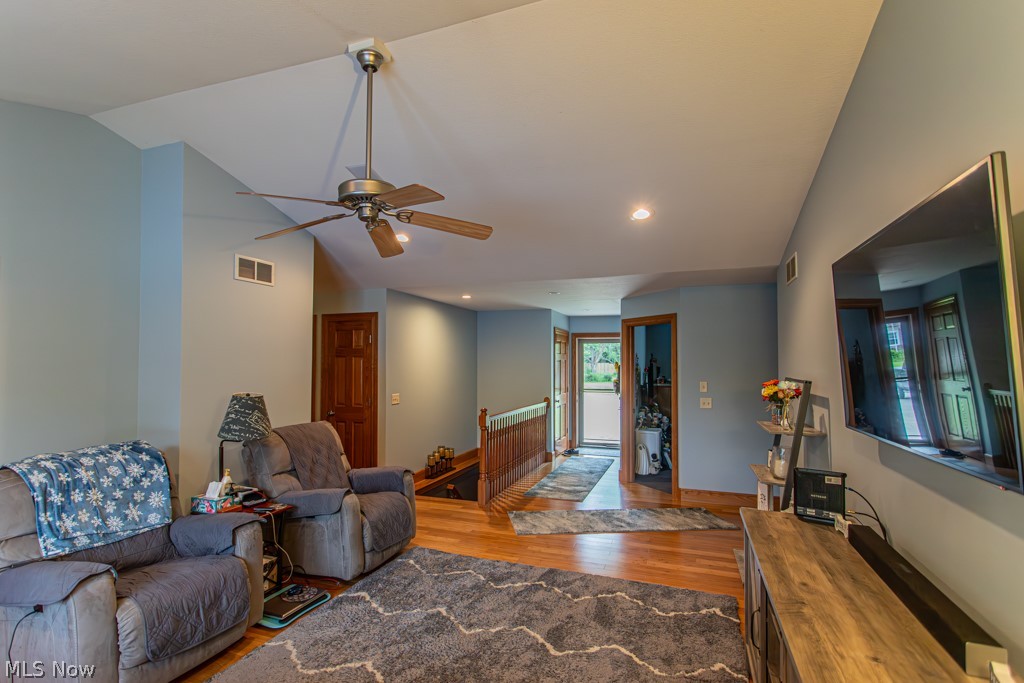 Oakwood Ave 02 - Residential
