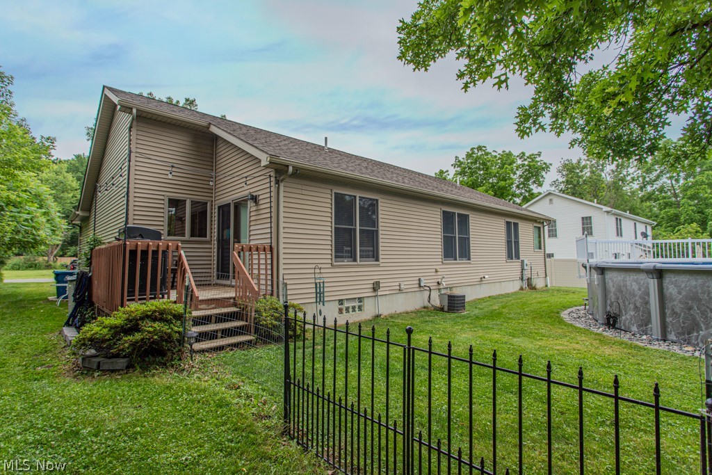 Oakwood Ave 02 - Residential