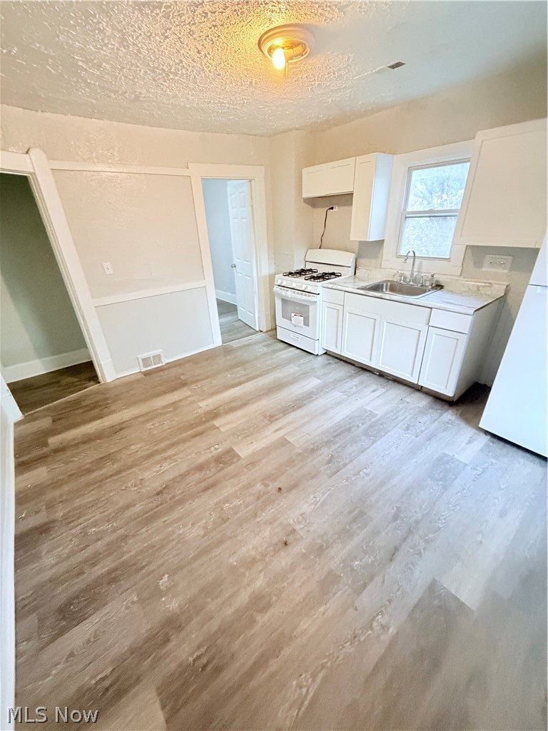 Hoyt - Residential Income