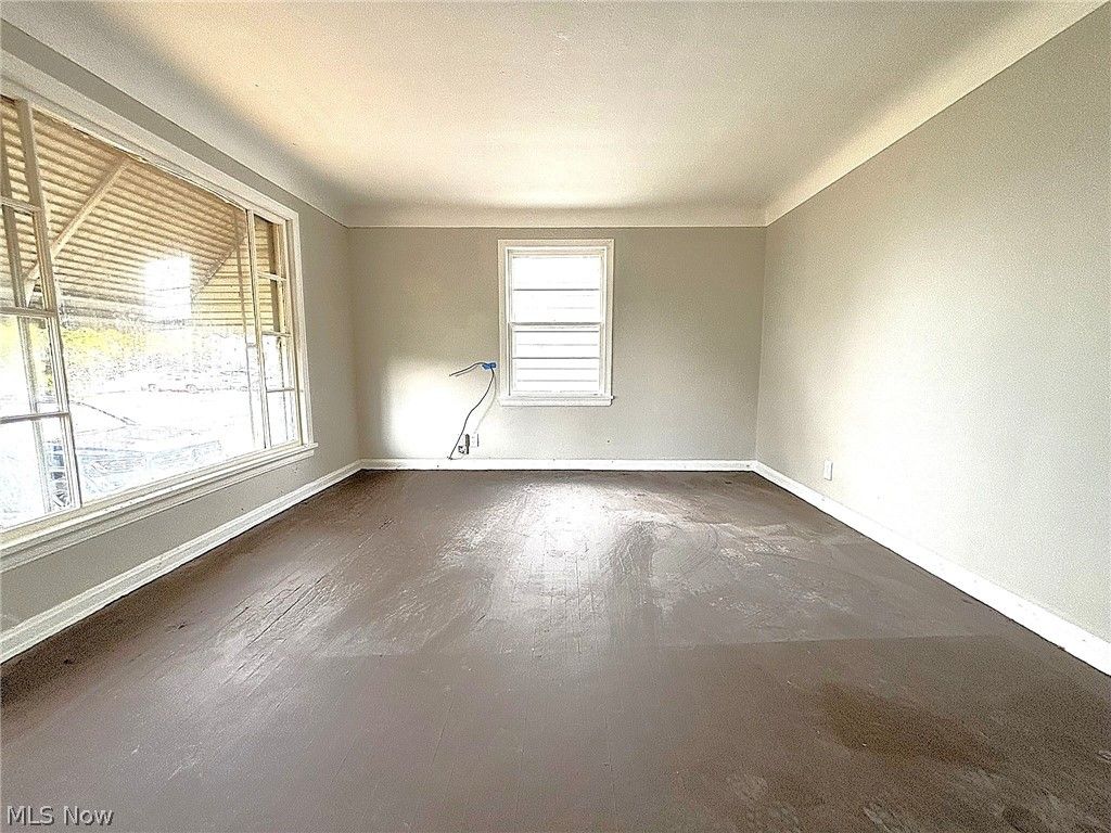 Photo of 4065 E 153rd Street, Cleveland, OH 44128 (MLS # 5187535)