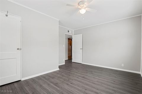 Tiny photo for 1937 Highlawn Avenue, Youngstown, OH 44509 (MLS # 5179079)