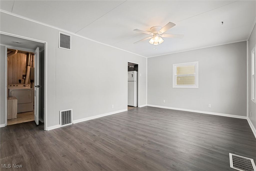 Photo of 1937 Highlawn Avenue, Youngstown, OH 44509 (MLS # 5179079)