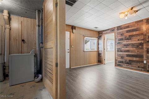 Tiny photo for 1937 Highlawn Avenue, Youngstown, OH 44509 (MLS # 5179079)