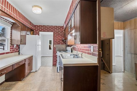 Tiny photo for 1937 Highlawn Avenue, Youngstown, OH 44509 (MLS # 5179079)