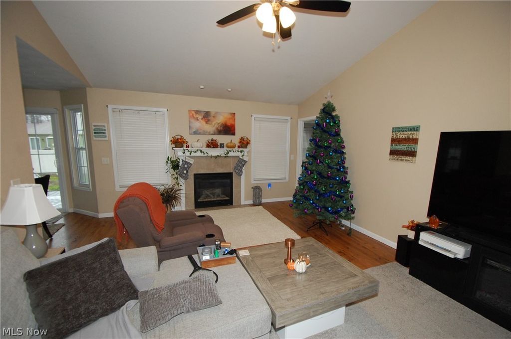 Photo of 784 Elmwood Drive, Hubbard, OH 44425 (MLS # 5210022)