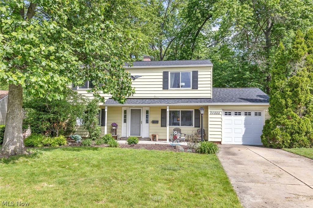 Photo of 24000 Amesbury Drive, North Olmsted, OH 44070 (MLS # 5213251)