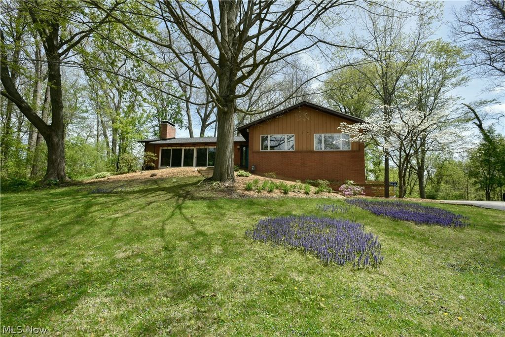 Photo of 2930 Valley Lane, Sandusky, OH 44870 (MLS # 5205507)
