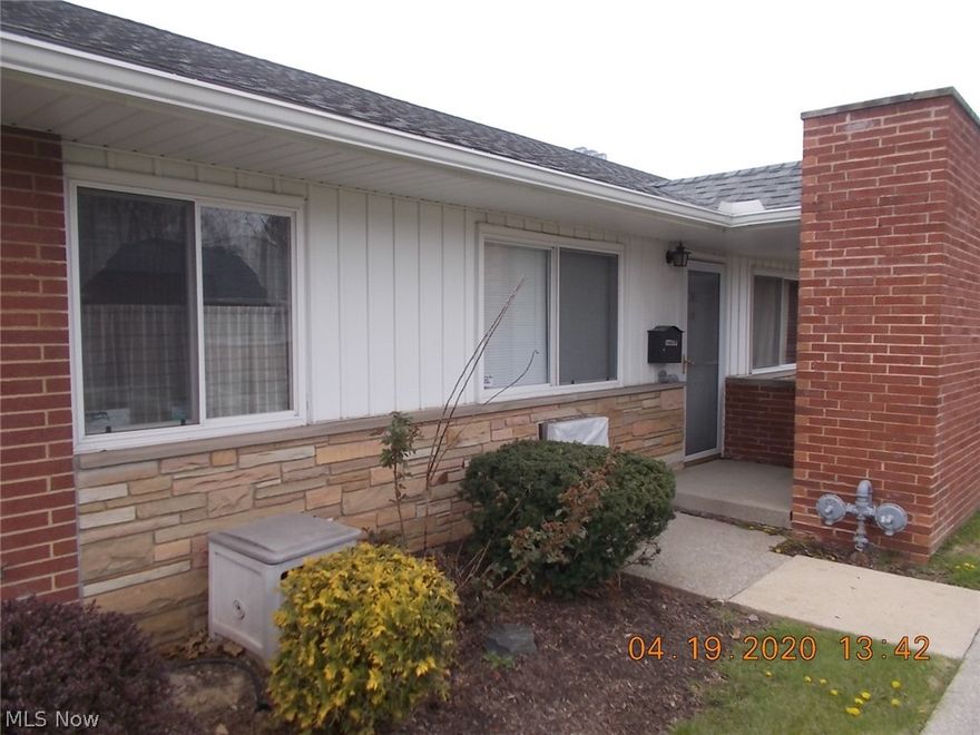 Cash Buyer Preferred or Conventional*All Real Solutions Title already Pre Started*Quick Escrow*Appliances stay*Nice easy Maintenance free Ranch Style Condo with Garage Space Close to all Conveniences*