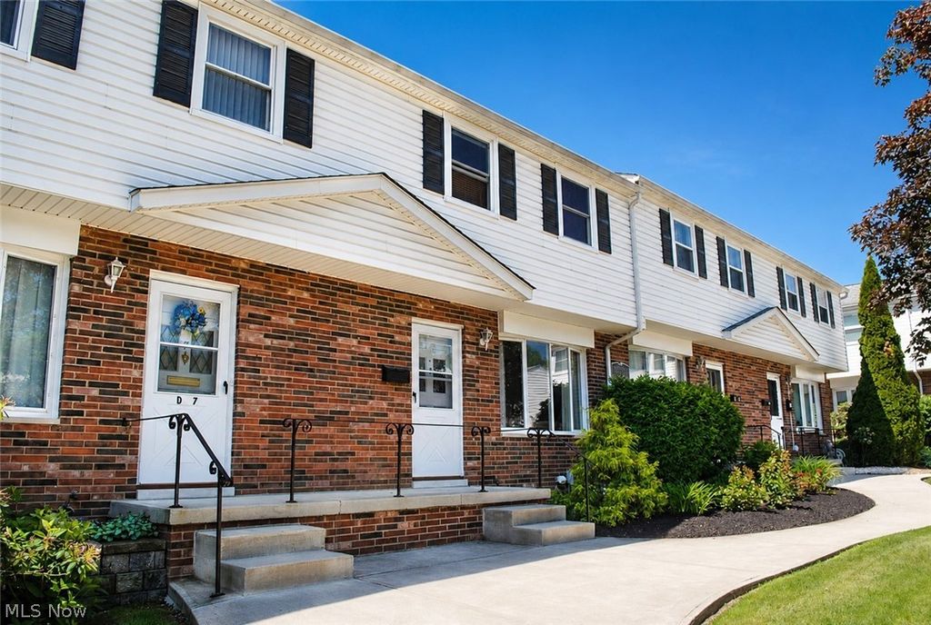 Photo of 6484 State Road #D8, Parma, OH 44134 (MLS # 5215871)