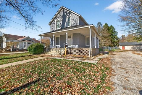 Photo of 304 Elm Street, South Amherst, OH 44001 (MLS # 5180434)