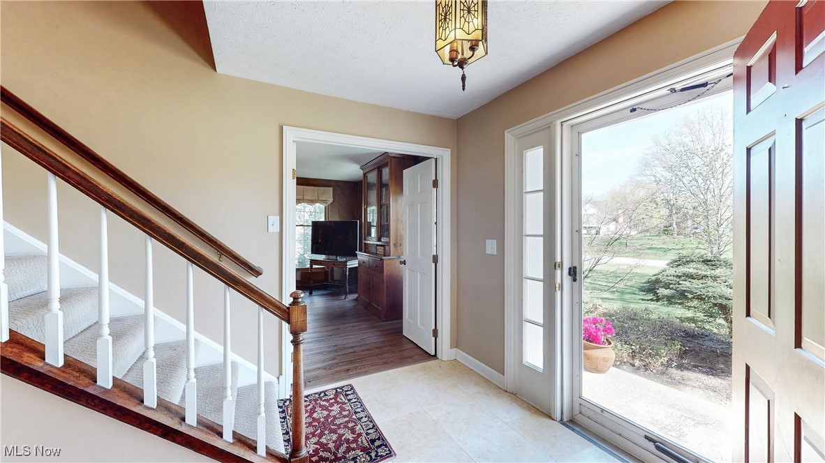 125 Southwyck Drive, Chagrin Falls, Ohio image 3