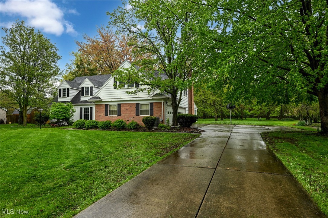 5233 S Park Drive, Lorain, Ohio image 3