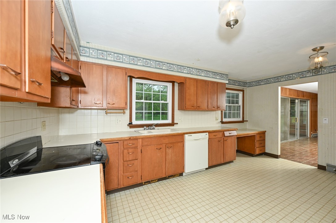 5233 S Park Drive, Lorain, Ohio image 15