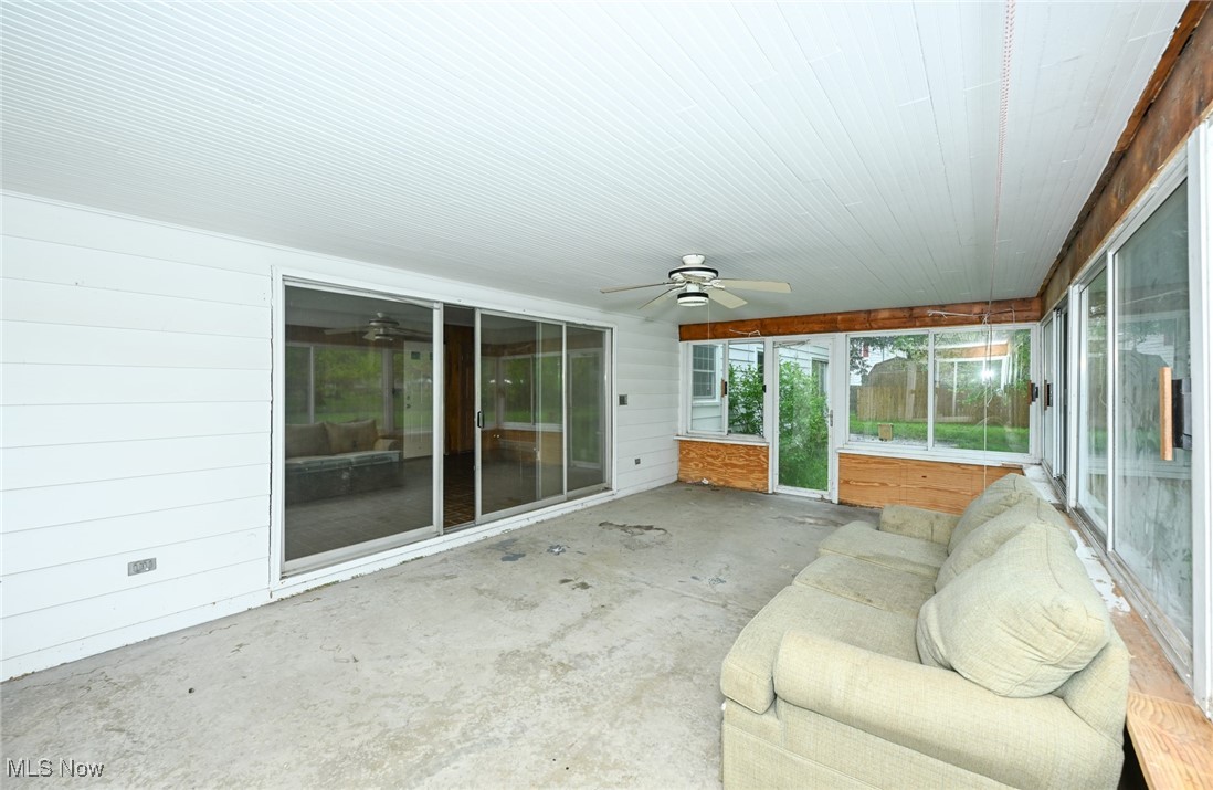 5233 S Park Drive, Lorain, Ohio image 23