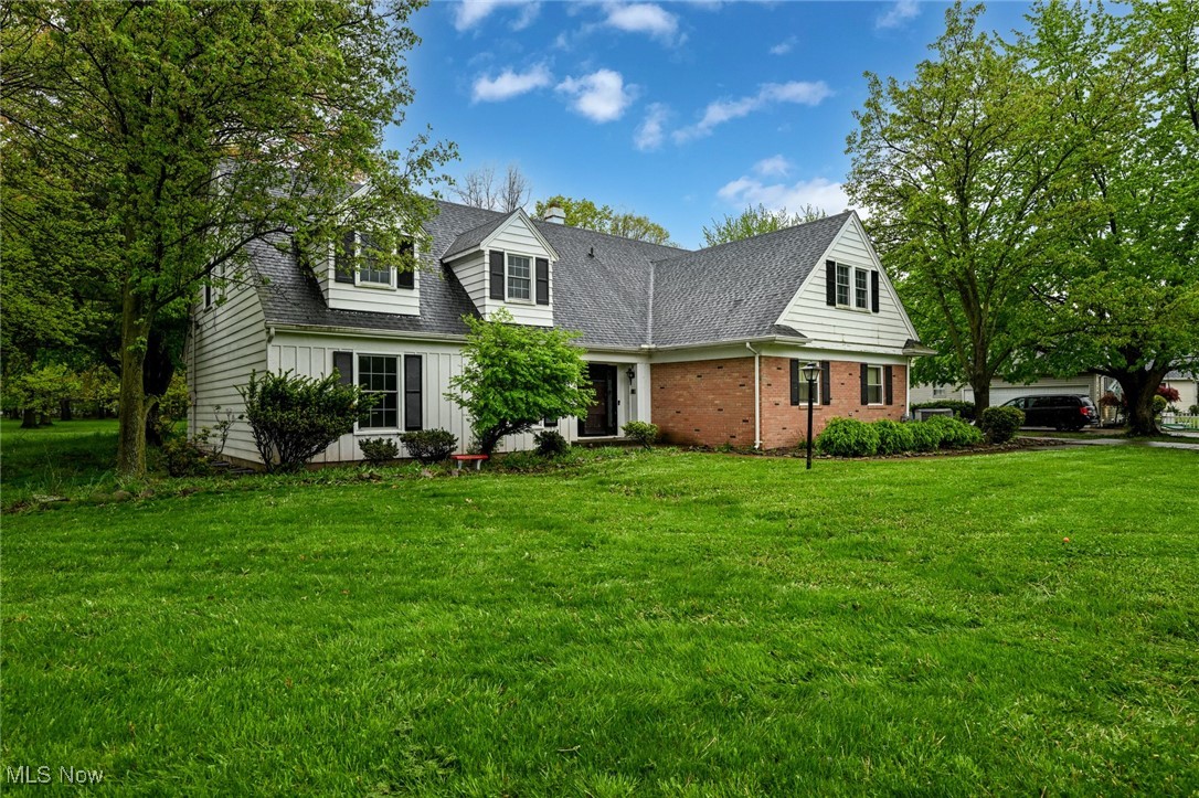 5233 S Park Drive, Lorain, Ohio image 2