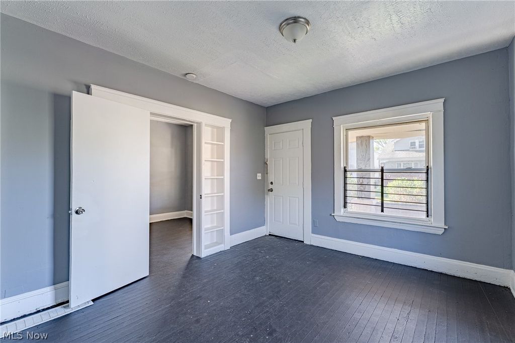 Photo of 10901 Dove Avenue, Cleveland, OH 44105 (MLS # 5202772)